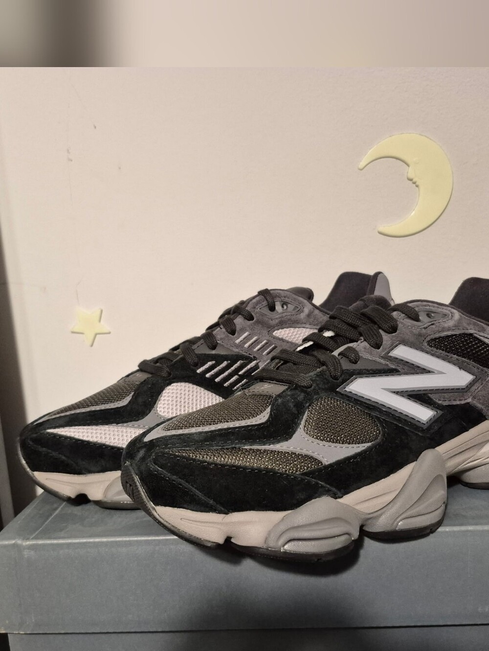 Men's Shoes - Picture 4 of 5